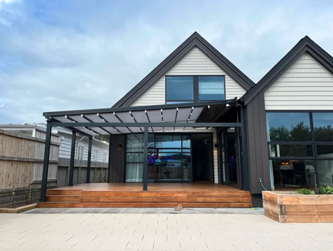Retractable Shade Systems create an awesome outdoor entertainment area for Wellington Weather!